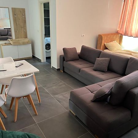 Deda Apartments Sarande Exterior photo